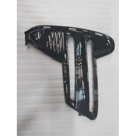 Front bumper trim R