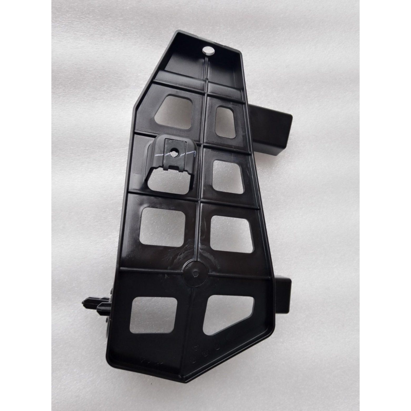 Rear bumper lower guard plate bracket R