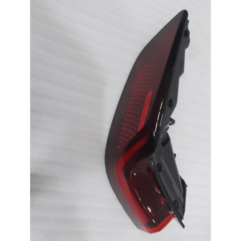 Left rear taillight