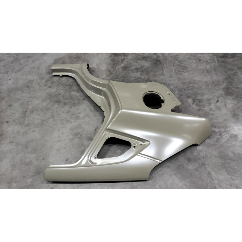 Right rear fender