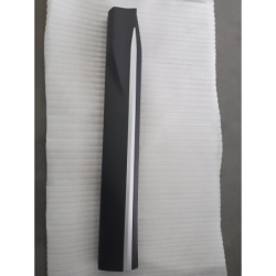 Door skirt assembly front L