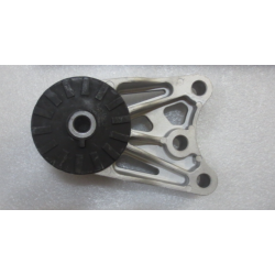 Right engine mount