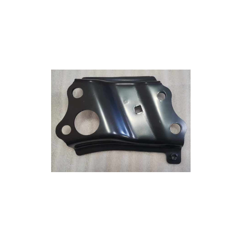 Front stabilizer bar right bushing pressure plate