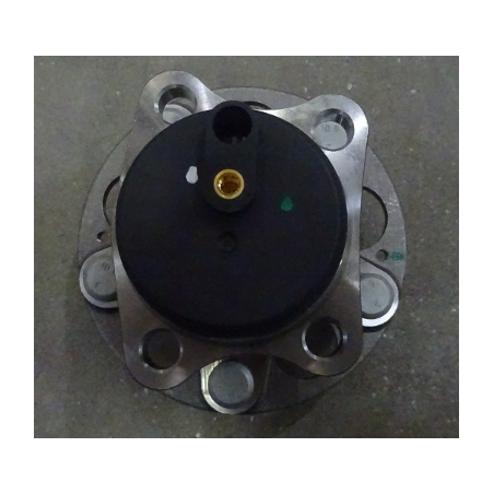 Left rear wheel hub