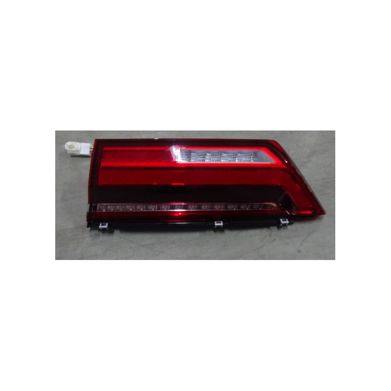 Right inner taillight