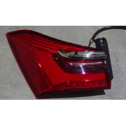 Left outer tail light