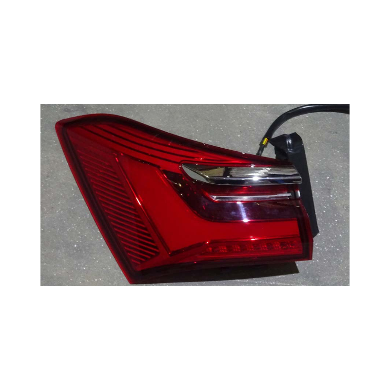Left outer tail light