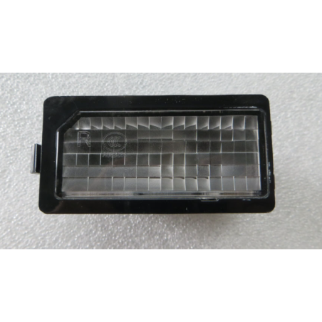 Right license plate light
