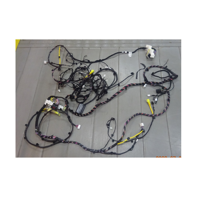 Floor wiring harness