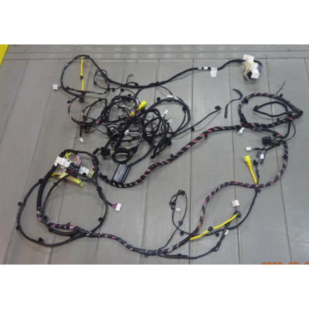 Floor wiring harness