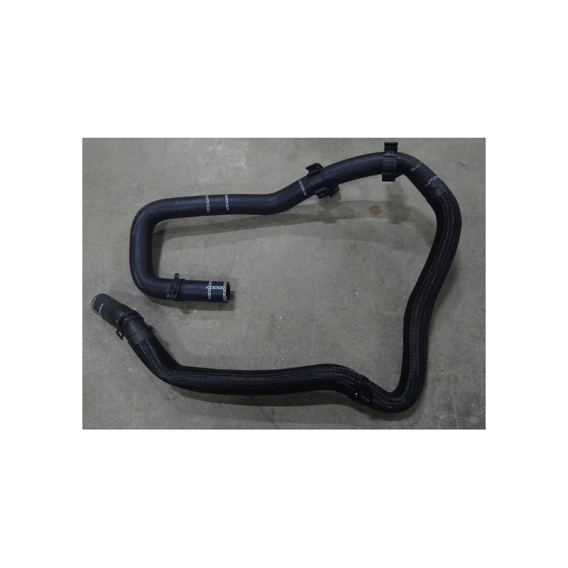Battery pack water outlet pipe