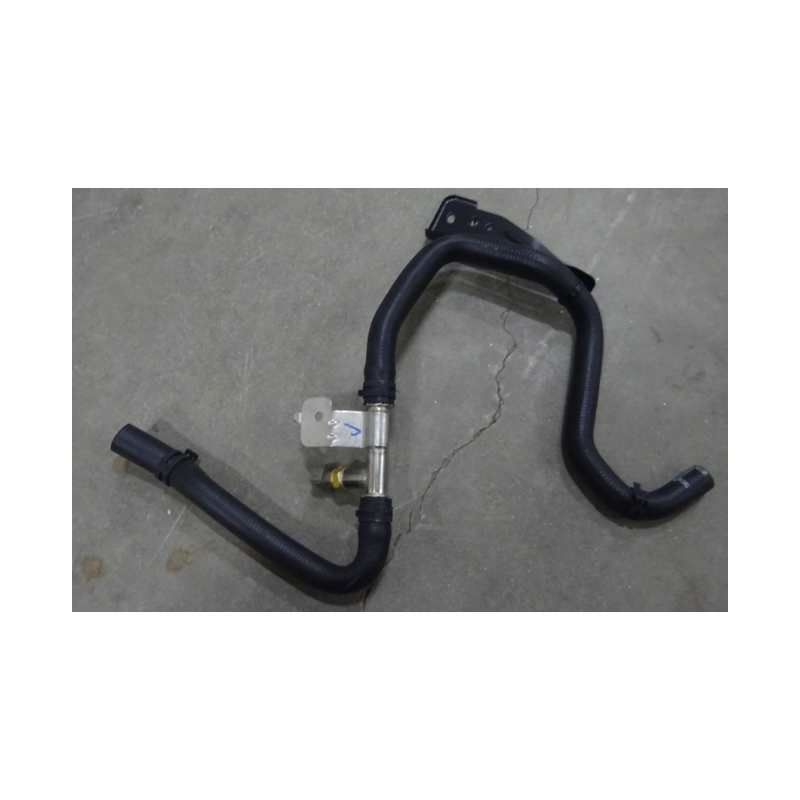 Battery pack water inlet pipe