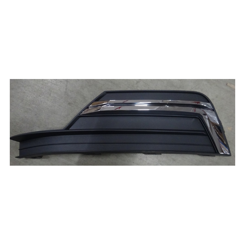 Left front fog lamp decorative panel