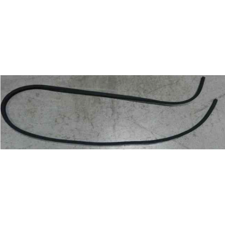 Front windshield lower crossbeam front connecting plate sponge pad