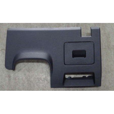 Instrument panel left lower guard plate