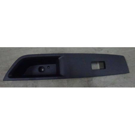Right front door handle panel
