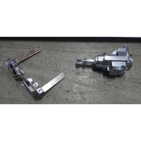 Front door lock cylinder