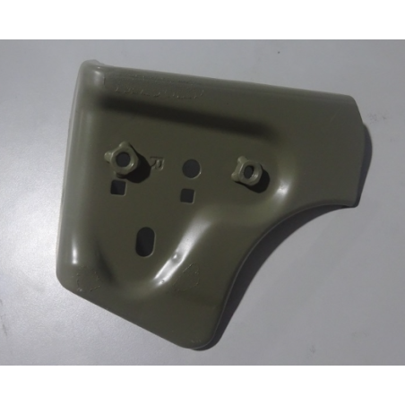 Right fender lower mounting bracket