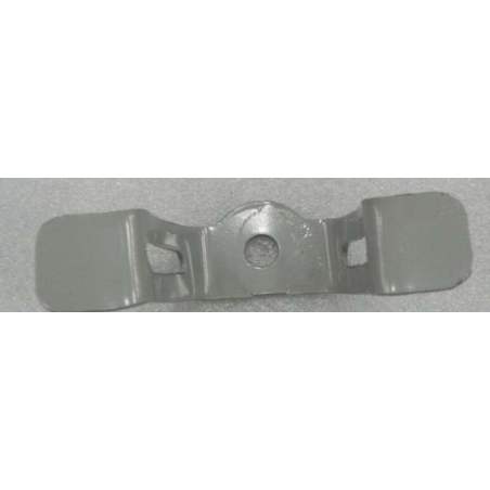Rear mounting bracket on fender