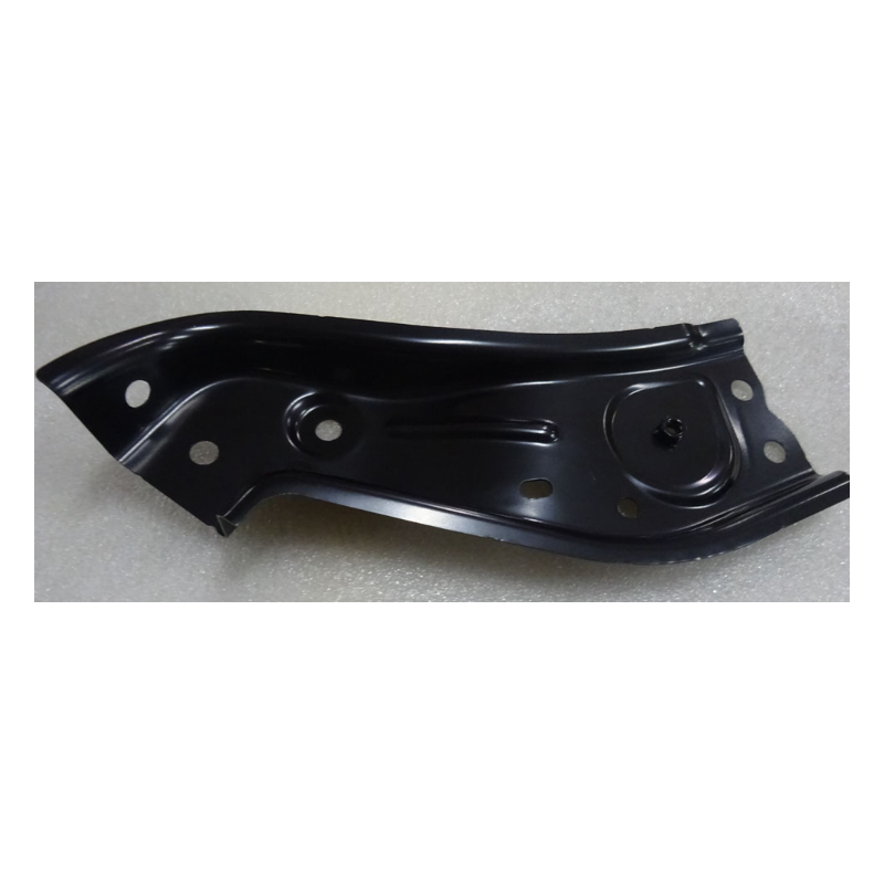 Front section of left connecting plate of water tank cross beam