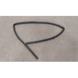 Front compartment rear sealing strip