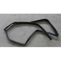 Right front door glass groove