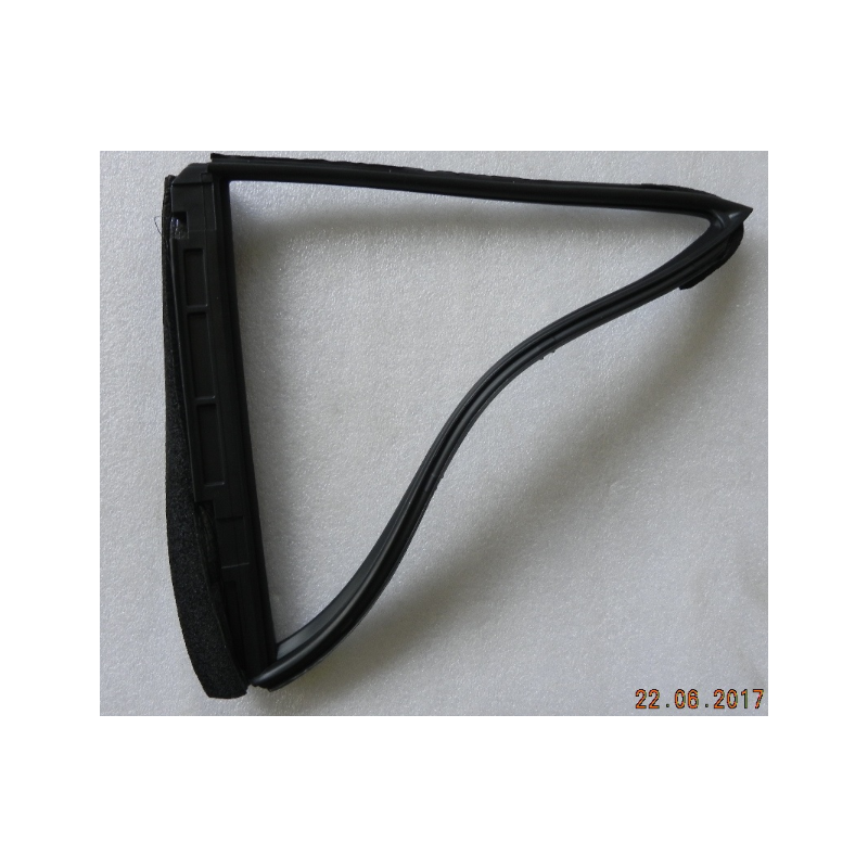 Left rear door corner window sealing strip
