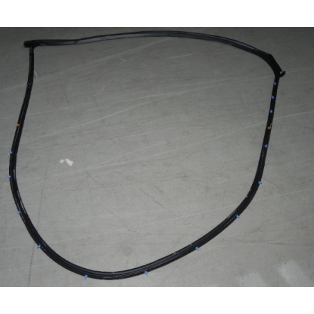 Right front door sealing strip